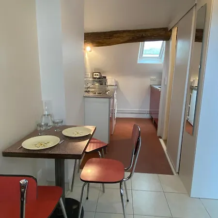Daire Charming Typical In Montmartre District Paris